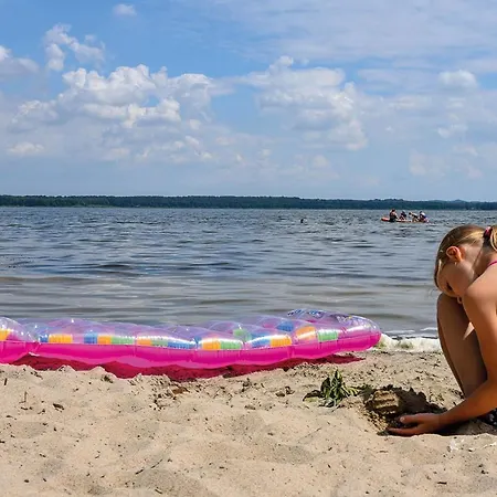 Bungis Ferien Direkt Am Grimnitzsee, Karree 05 Ferienhaus